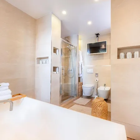 Mey's Place 3*